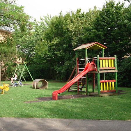 Appartamenti Fiordaliso Сирмионе Екстериор снимка